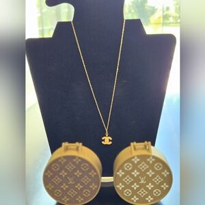 Gold Pendant Necklace